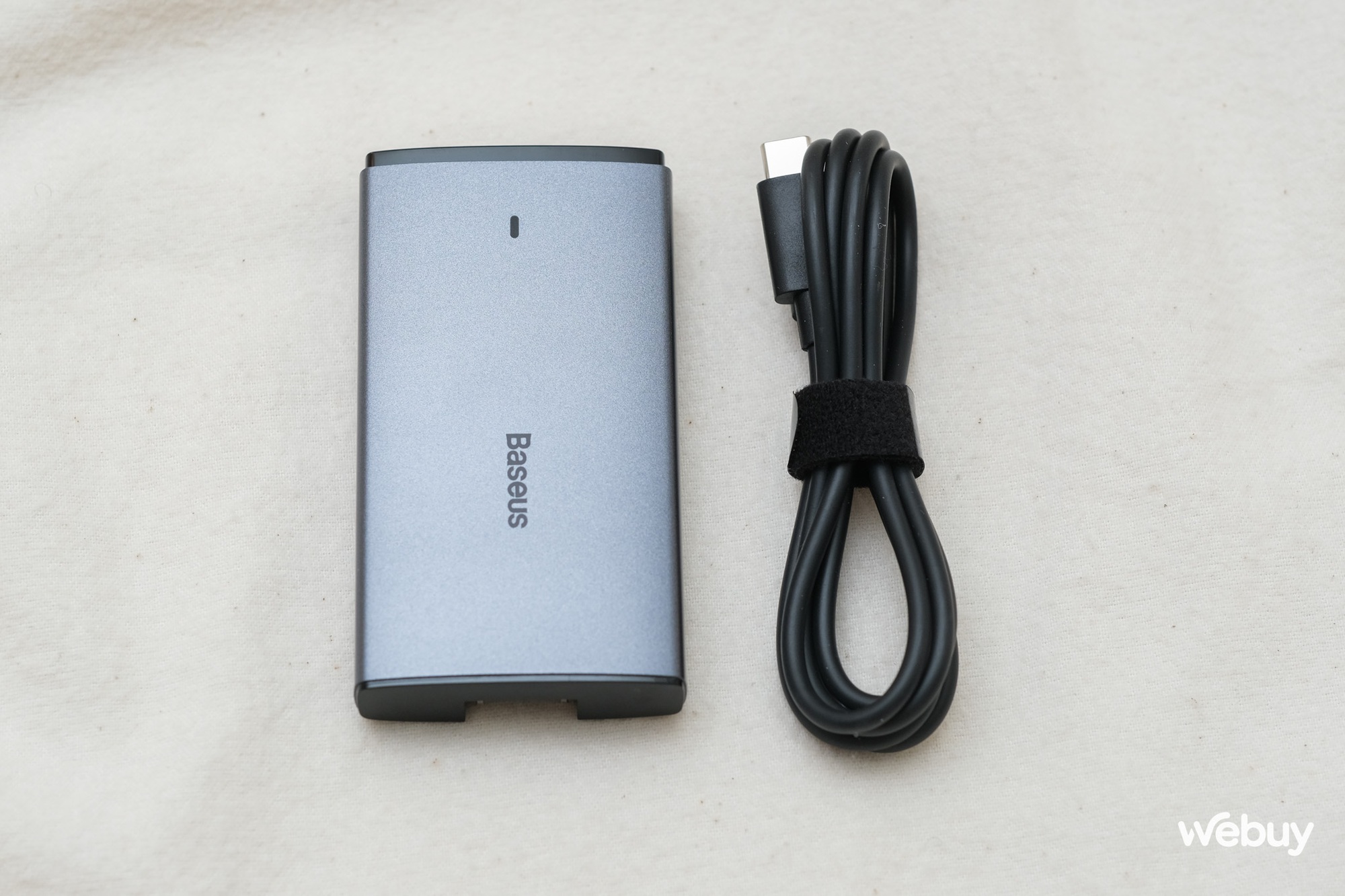 "Học tập" Huawei, Baseus ra mắt củ sạc nhanh siêu mỏng, giá rẻ hơn nhưng trông nó lạ lắm - Ảnh 2. "Học tập" Huawei, Baseus ra mắt củ sạc nhanh siêu mỏng, giá rẻ hơn nhưng trông nó lạ lắm - Ảnh 2.