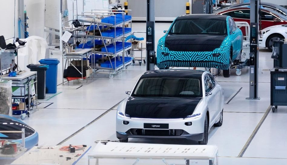 Một công ty bất ngờ đệ đơn phá sản dù tháng 12/2022 vừa tuyên bố làm xe điện chạy bằng năng lượng mặt trời 7 tháng không cần sạc - Ảnh 1. Một công ty bất ngờ đệ đơn phá sản dù tháng 12/2022 vừa tuyên bố làm xe điện chạy bằng năng lượng mặt trời 7 tháng không cần sạc - Ảnh 1.