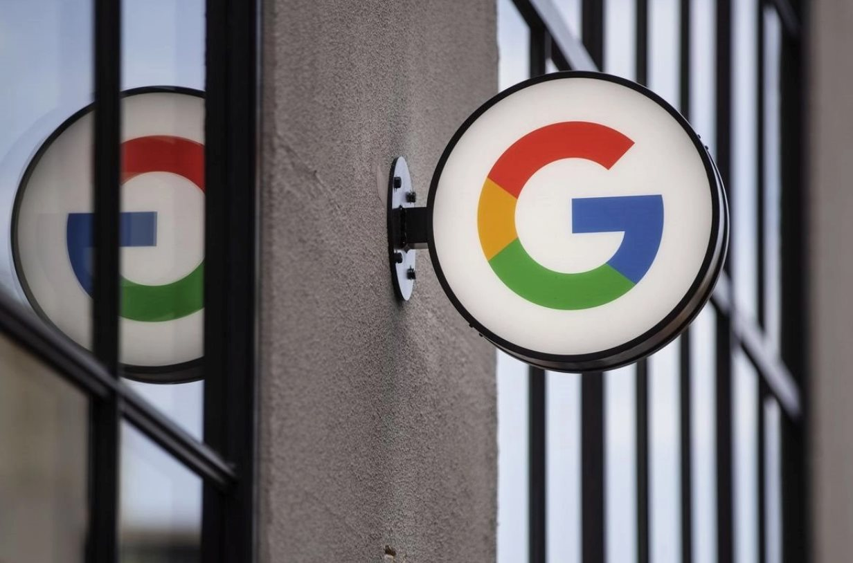 Không dám tung chatbot ‘nhà làm’ ra tuyên chiến, Google đang phải 'đi đường vòng' để đấu lại Microsoft - Ảnh 2. Không dám tung chatbot ‘nhà làm’ ra tuyên chiến, Google đang phải 'đi đường vòng' để đấu lại Microsoft - Ảnh 2.