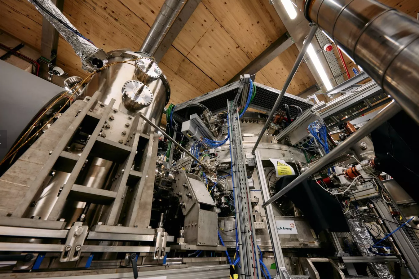 Bên trong 'Mặt trời nhân tạo' trông ra sao khi hình thành plasma ở mức 100 triệu độ C? - Ảnh 3. Bên trong 'Mặt trời nhân tạo' trông ra sao khi hình thành plasma ở mức 100 triệu độ C? - Ảnh 3.