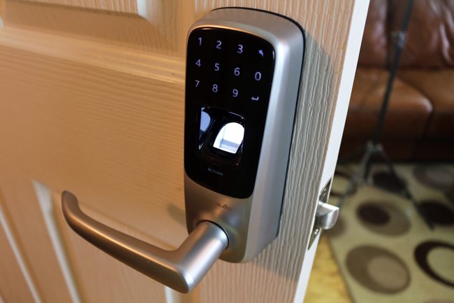 Khóa cửa thông minh có nhược điểm chí mạng: Trước khi lắp phải nhớ điều này, nếu không muốn "nhà mình mà không được vào"! - Ảnh 1. Khóa cửa thông minh có nhược điểm chí mạng: Trước khi lắp phải nhớ điều này, nếu không muốn "nhà mình mà không được vào"! - Ảnh 1.