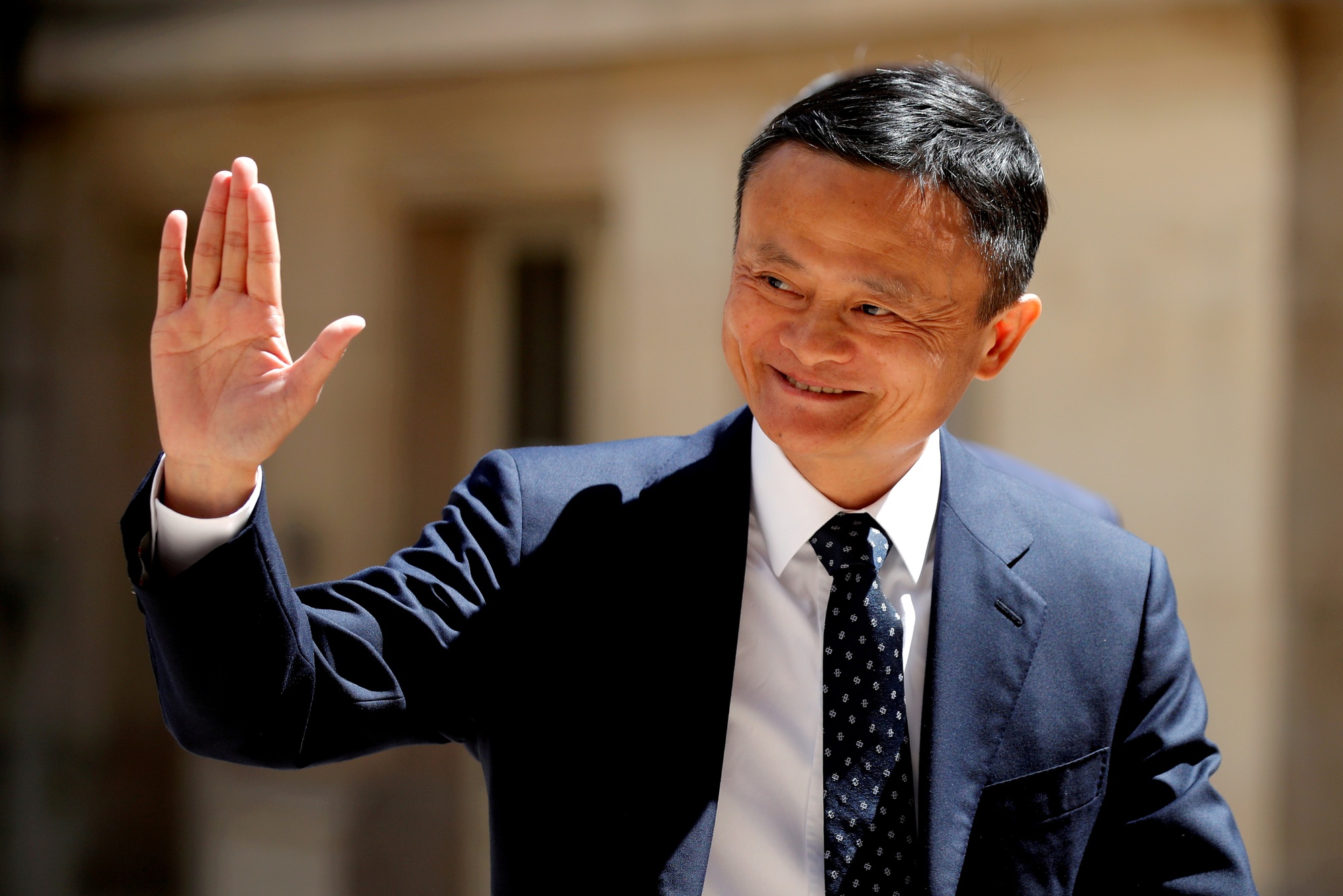Vợ Jack Ma tiết lộ ‘nội chiến gia đình’ : ‘Con trai tôi chính là nạn nhân của Alibaba và Jack Ma là người ‘nổ phát súng’ đầu tiên trấn áp con ruột mình’ - Ảnh 3. Vợ Jack Ma tiết lộ ‘nội chiến gia đình’ : ‘Con trai tôi chính là nạn nhân của Alibaba và Jack Ma là người ‘nổ phát súng’ đầu tiên trấn áp con ruột mình’ - Ảnh 3.