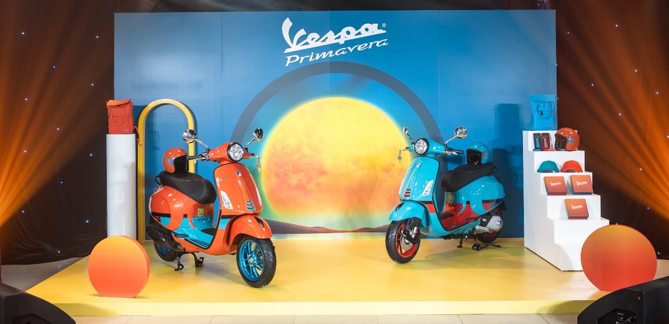 Vespa Primavera Color Vibe ra mắt với đầy màu sắc rực rỡ, tặng bộ quà 5 món, giá 88 triệu - Ảnh 4. Vespa Primavera Color Vibe ra mắt với đầy màu sắc rực rỡ, tặng bộ quà 5 món, giá 88 triệu - Ảnh 4.