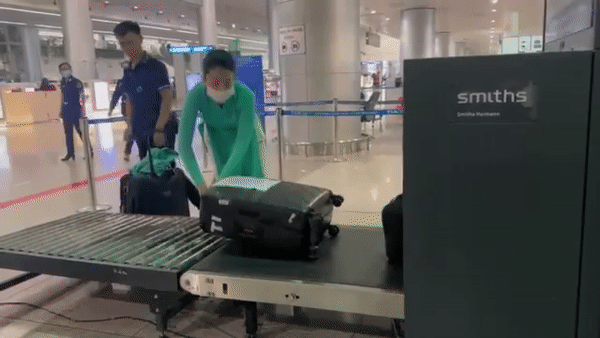 M&aacute;y qu&eacute;t hải quan s&acirc;n bay ph&aacute;t hiện ma tu&yacute;, đồ vật cấm như thế n&agrave;o? - Ảnh 3.