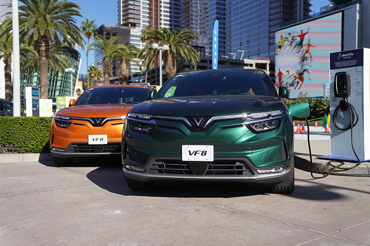 Loạt VinFast VF 8 đâm đủ kiểu để xem độ an toàn: Vỡ nát nhiều chi tiết, nổ túi khí và người bên trong sẽ ra sao? - Ảnh 5. Loạt VinFast VF 8 đâm đủ kiểu để xem độ an toàn: Vỡ nát nhiều chi tiết, nổ túi khí và người bên trong sẽ ra sao? - Ảnh 5.