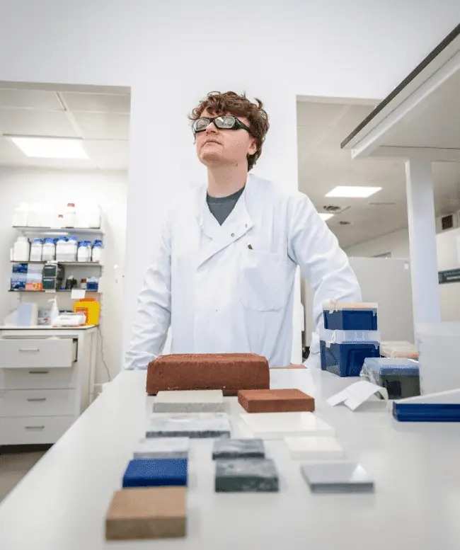 Bê tông vũ trụ làm từ muối, bụi và khoai tây có thể xây dựng căn cứ trên Sao Hỏa - Ảnh 2. Bê tông vũ trụ làm từ muối, bụi và khoai tây có thể xây dựng căn cứ trên Sao Hỏa - Ảnh 2.