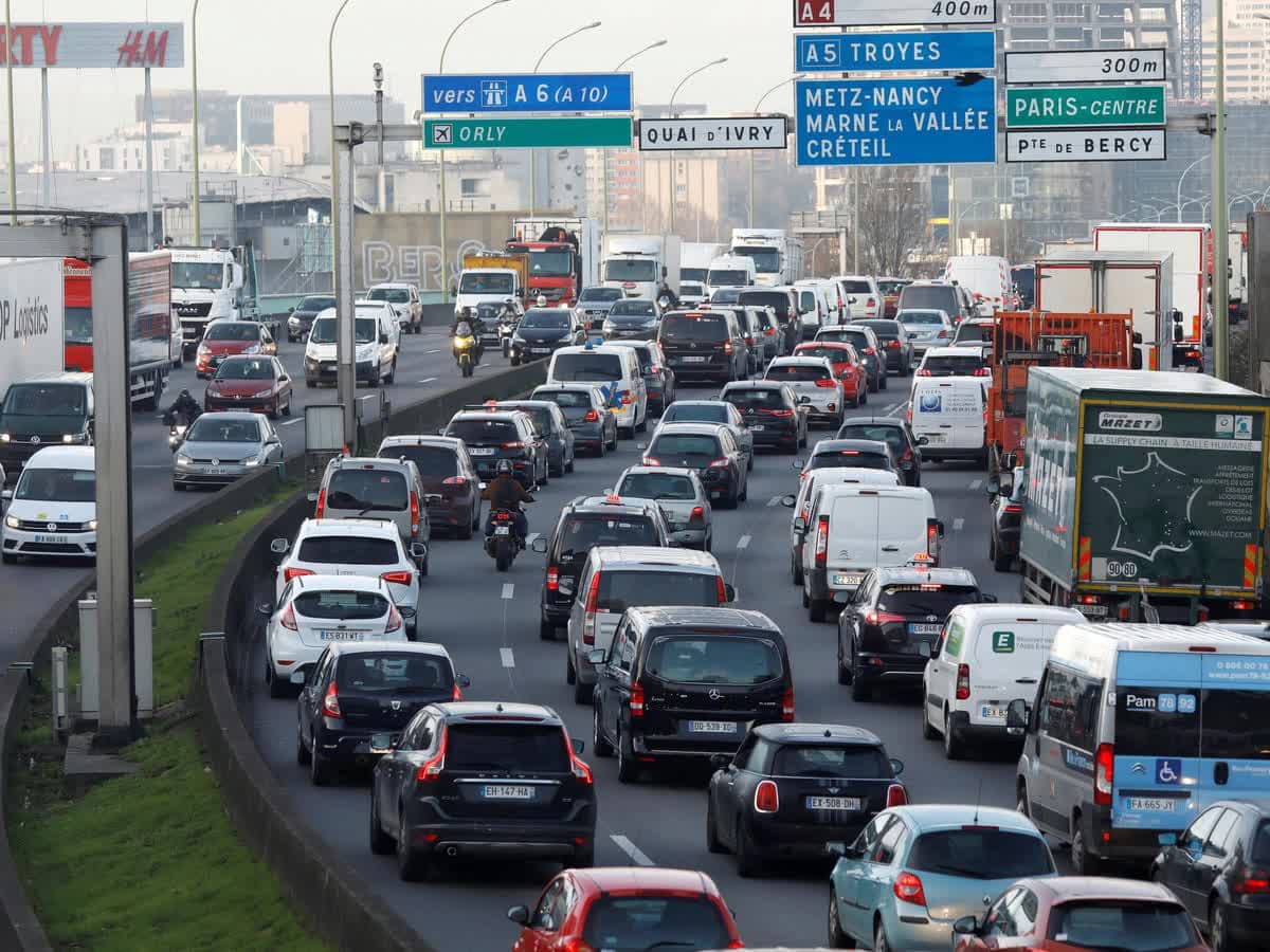 Có thể chiết xuất từ khí trời, loại xăng mới lạ khiến châu Âu tụ họp - Ảnh 2. Có thể chiết xuất từ khí trời, loại xăng mới lạ khiến châu Âu tụ họp - Ảnh 2.