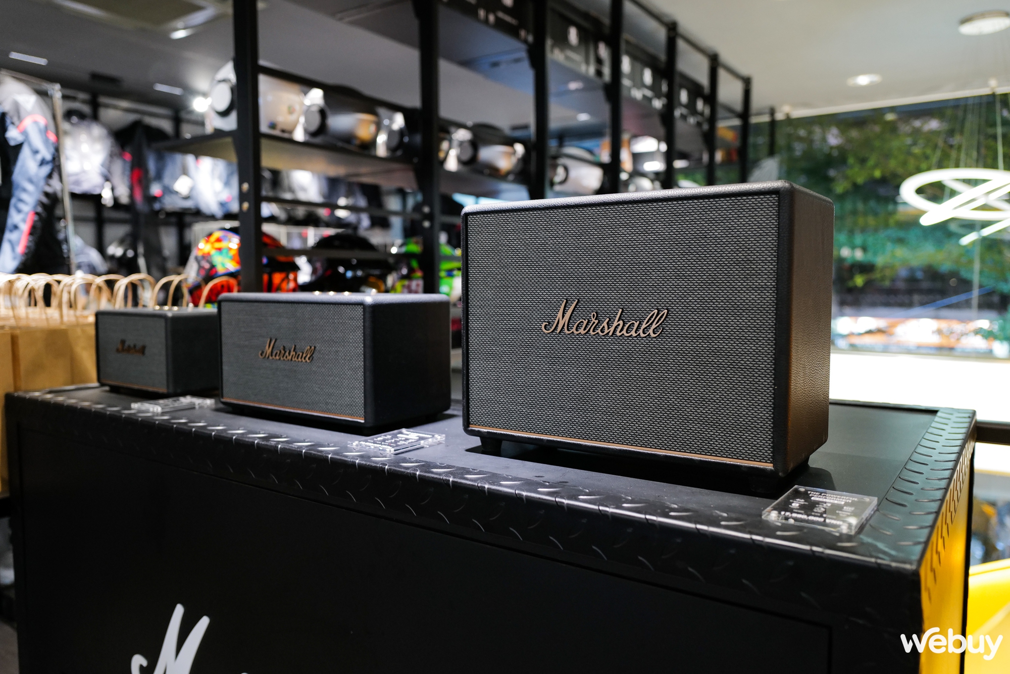 Cận cảnh loa di động Marshall Middleton tại Việt Nam: Công suất 50W, kháng nước và bụi mạnh IP67 - Ảnh 9. Cận cảnh loa di động Marshall Middleton tại Việt Nam: Công suất 50W, kháng nước và bụi mạnh IP67 - Ảnh 9.