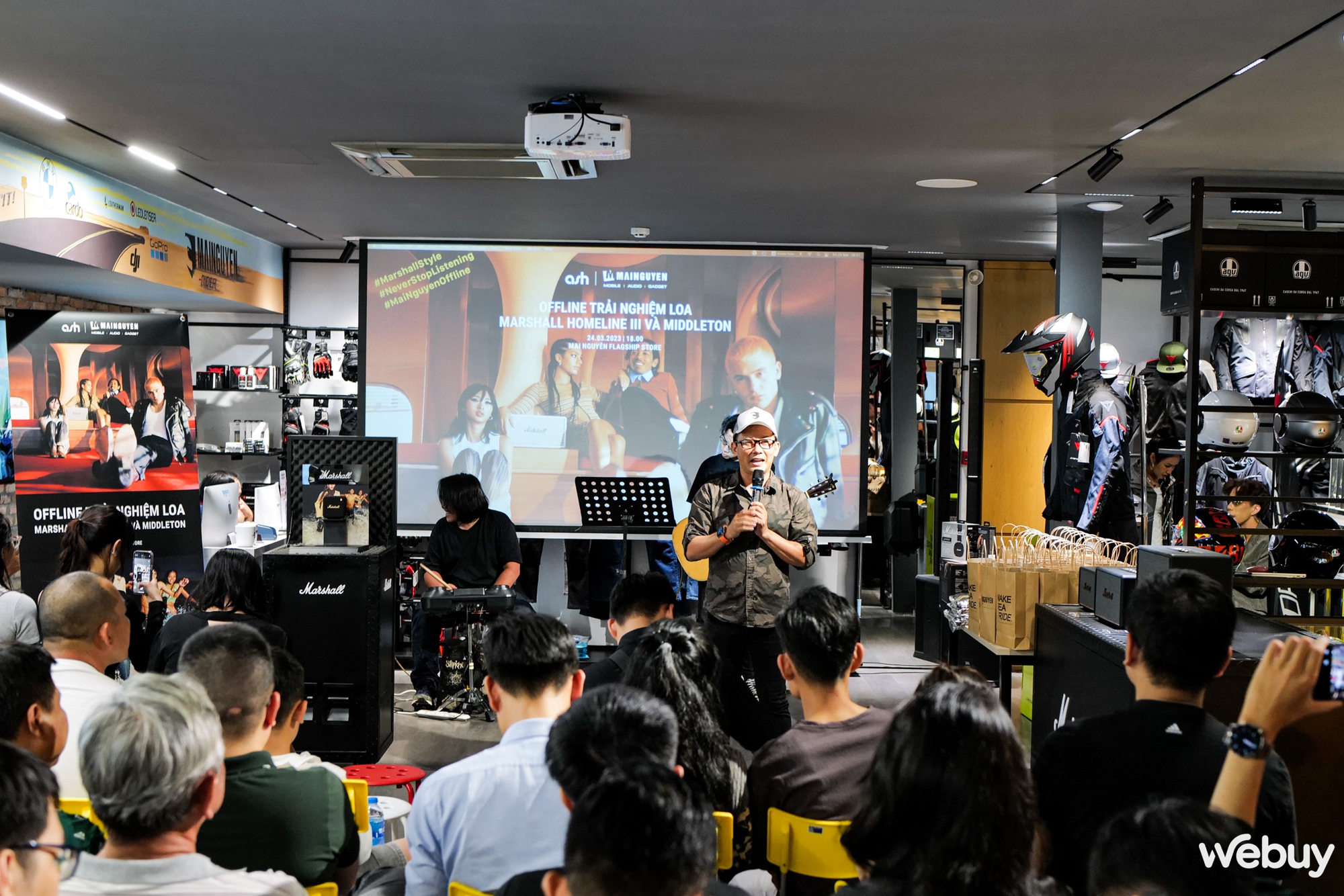 Cận cảnh loa di động Marshall Middleton tại Việt Nam: Công suất 50W, kháng nước và bụi mạnh IP67 - Ảnh 2. Cận cảnh loa di động Marshall Middleton tại Việt Nam: Công suất 50W, kháng nước và bụi mạnh IP67 - Ảnh 2.