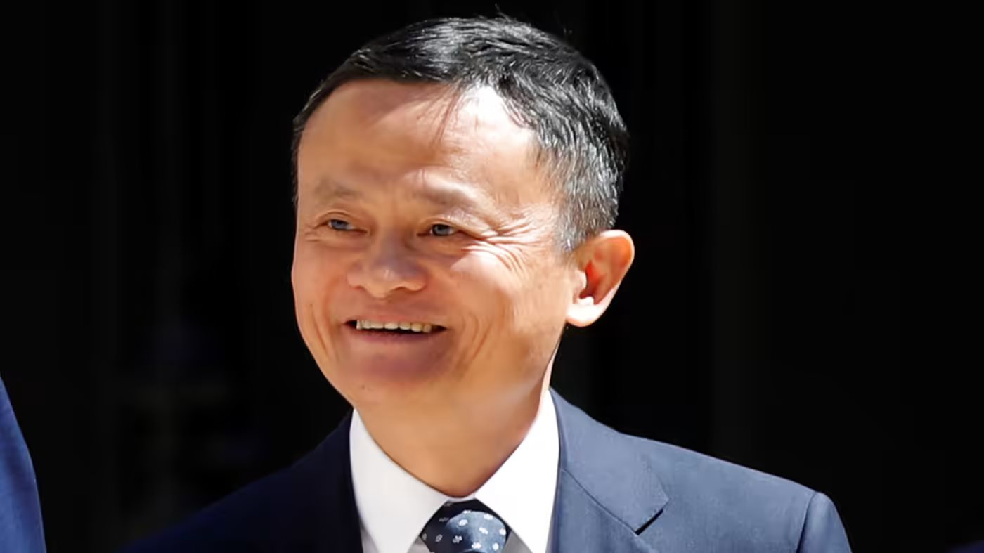 Jack Ma lần đầu ti&ecirc;n quay về Trung Quốc sau gần 1 năm sống ở nước ngo&agrave;i - Ảnh 1.
