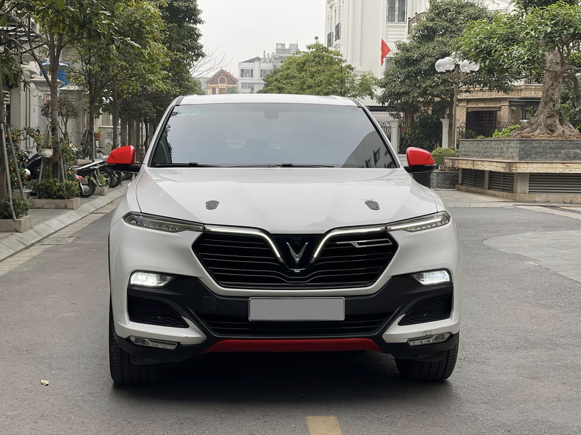 VinFast Lux SA2.0 bản độc nhất Việt Nam từng của Hải Kar bán lại 790 triệu đồng: Xe được độ để đua nhưng nội thất sạch đẹp như mới - Ảnh 4. VinFast Lux SA2.0 bản độc nhất Việt Nam từng của Hải Kar bán lại 790 triệu đồng: Xe được độ để đua nhưng nội thất sạch đẹp như mới - Ảnh 4.