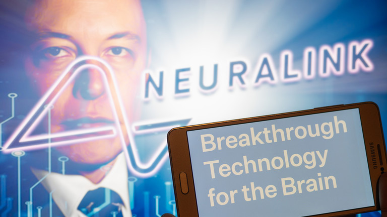 Mỹ không cấp phép cấy chip vào não người - Ảnh 1. Mỹ không cấp phép cấy chip vào não người - Ảnh 1.