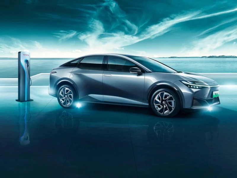 Xuất xưởng sedan điện đầu tiên của Toyota: Made in China, giá quy đổi 650 triệu đồng, không mất tiền sạc - Ảnh 4. Xuất xưởng sedan điện đầu tiên của Toyota: Made in China, giá quy đổi 650 triệu đồng, không mất tiền sạc - Ảnh 4.