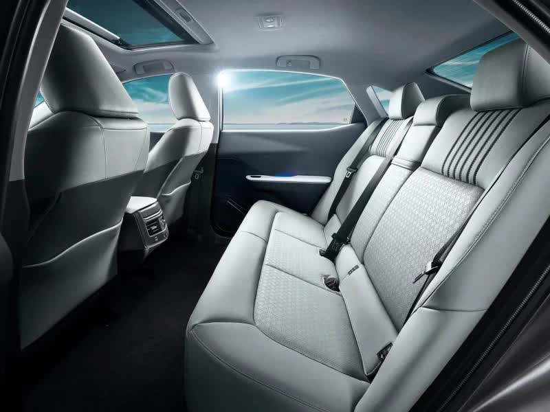 Xuất xưởng sedan điện đầu tiên của Toyota: Made in China, giá quy đổi 650 triệu đồng, không mất tiền sạc - Ảnh 6. Xuất xưởng sedan điện đầu tiên của Toyota: Made in China, giá quy đổi 650 triệu đồng, không mất tiền sạc - Ảnh 6.