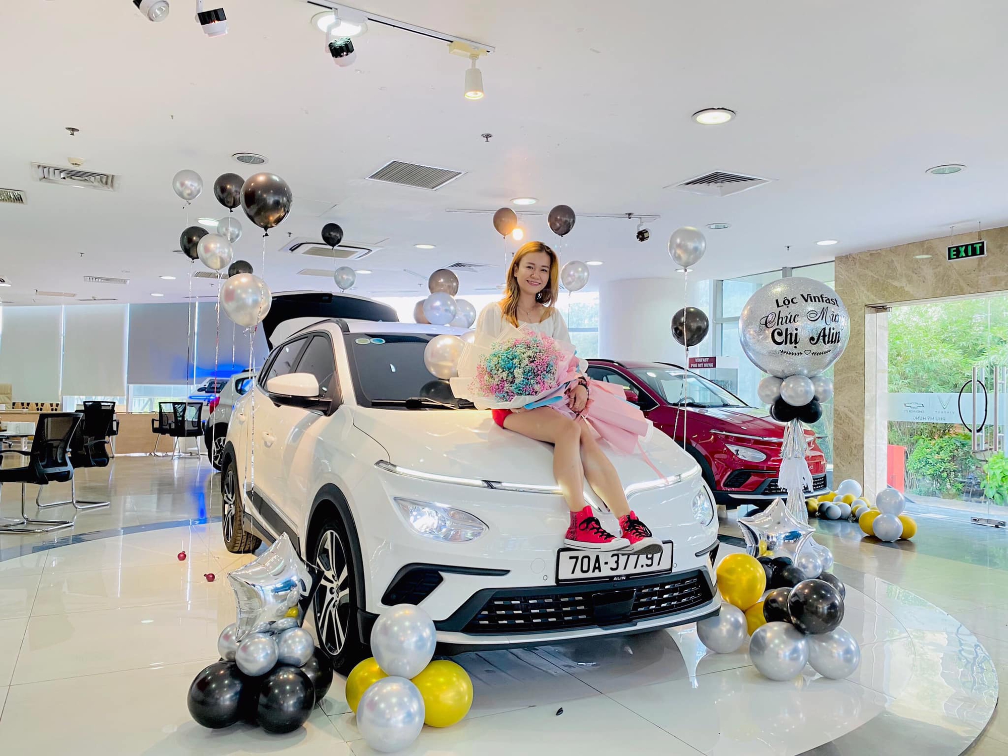 Trải nghiệm từ Kia đến Mercedes nhưng chỉ VinFast VF e34 mới khiến tôi không say, dùng xe quen thì dễ như dùng điện thoại - Ảnh 1. Trải nghiệm từ Kia đến Mercedes nhưng chỉ VinFast VF e34 mới khiến tôi không say, dùng xe quen thì dễ như dùng điện thoại - Ảnh 1.