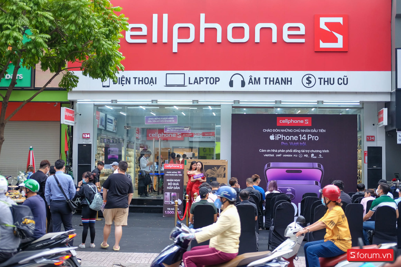 Đáp trả lời tuyên chiến của TGDĐ, một nhà bán lẻ hùng hồn tuyên bố: “Chúng tôi đã sẵn sàng cho cuộc chiến giá bán” - Ảnh 2. Đáp trả lời tuyên chiến của TGDĐ, một nhà bán lẻ hùng hồn tuyên bố: “Chúng tôi đã sẵn sàng cho cuộc chiến giá bán” - Ảnh 2.