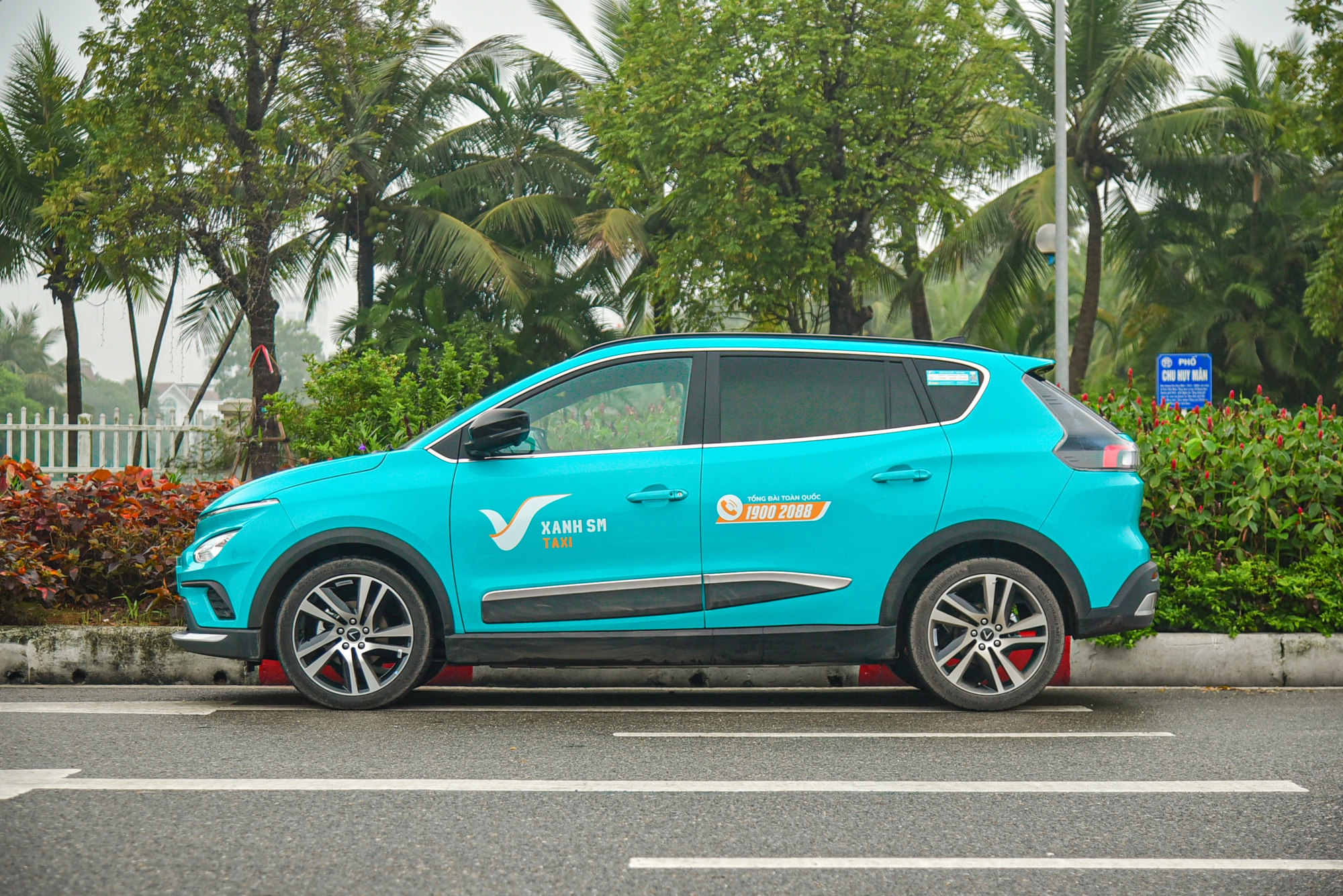 Tài xế Xanh SM nói gì về công việc của mình: 'Thu nhập hấp dẫn, phân khúc Luxury Car có tiếu chí riêng' - Ảnh 4. Tài xế Xanh SM nói gì về công việc của mình: 'Thu nhập hấp dẫn, phân khúc Luxury Car có tiếu chí riêng' - Ảnh 4.