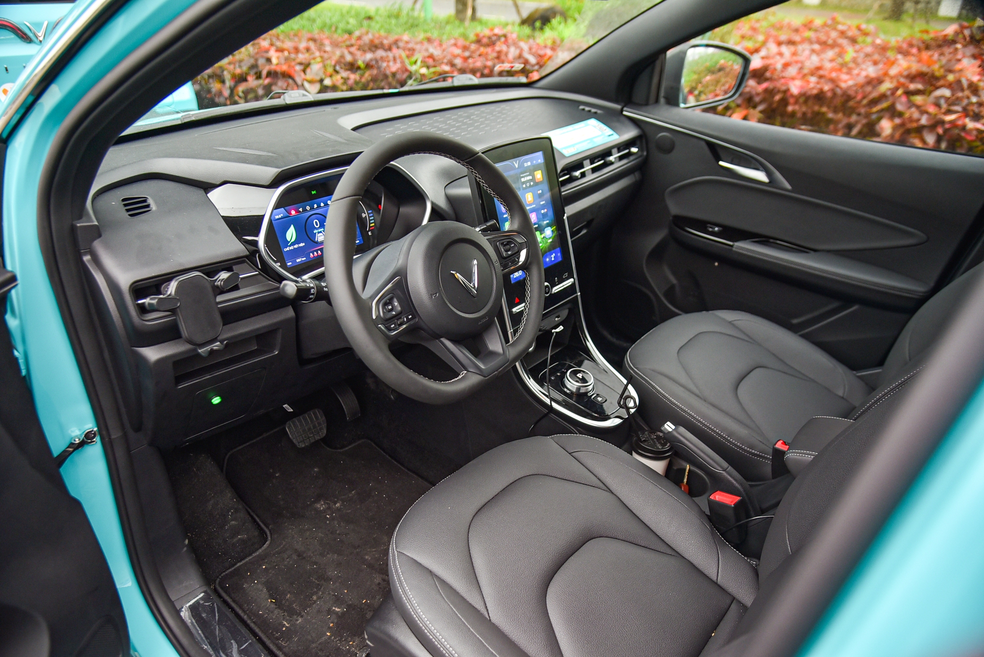 Tài xế Xanh SM nói gì về công việc của mình: 'Thu nhập hấp dẫn, phân khúc Luxury Car có tiếu chí riêng' - Ảnh 3. Tài xế Xanh SM nói gì về công việc của mình: 'Thu nhập hấp dẫn, phân khúc Luxury Car có tiếu chí riêng' - Ảnh 3.