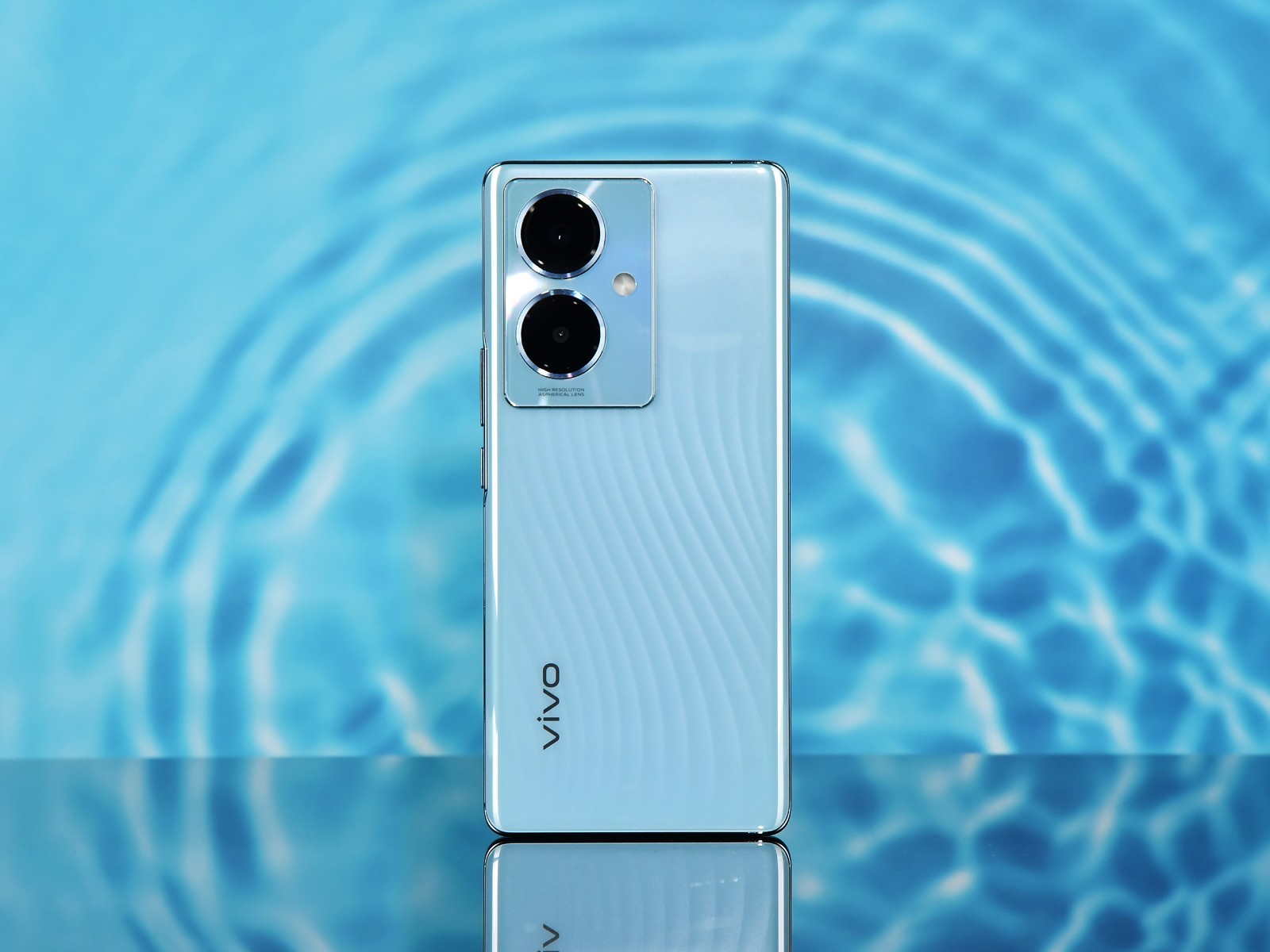 vivo ra mắt điện thoại hơn 5 triệu có màn hình cong, chip Snapdragon 695 - Ảnh 1. vivo ra mắt điện thoại hơn 5 triệu có màn hình cong, chip Snapdragon 695 - Ảnh 1.