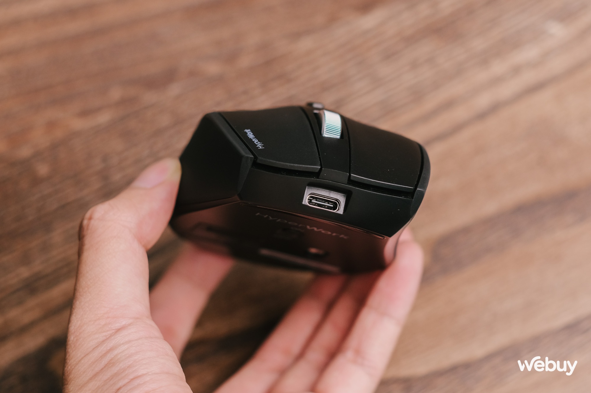 Dùng thử chuột không dây thương hiệu Việt: Thiết kế công thái học, 3 chế độ kết nối, pin 300 giờ mà giá chỉ 590.000 đồng - Ảnh 18. Dùng thử chuột không dây thương hiệu Việt: Thiết kế công thái học, 3 chế độ kết nối, pin 300 giờ mà giá chỉ 590.000 đồng - Ảnh 18.