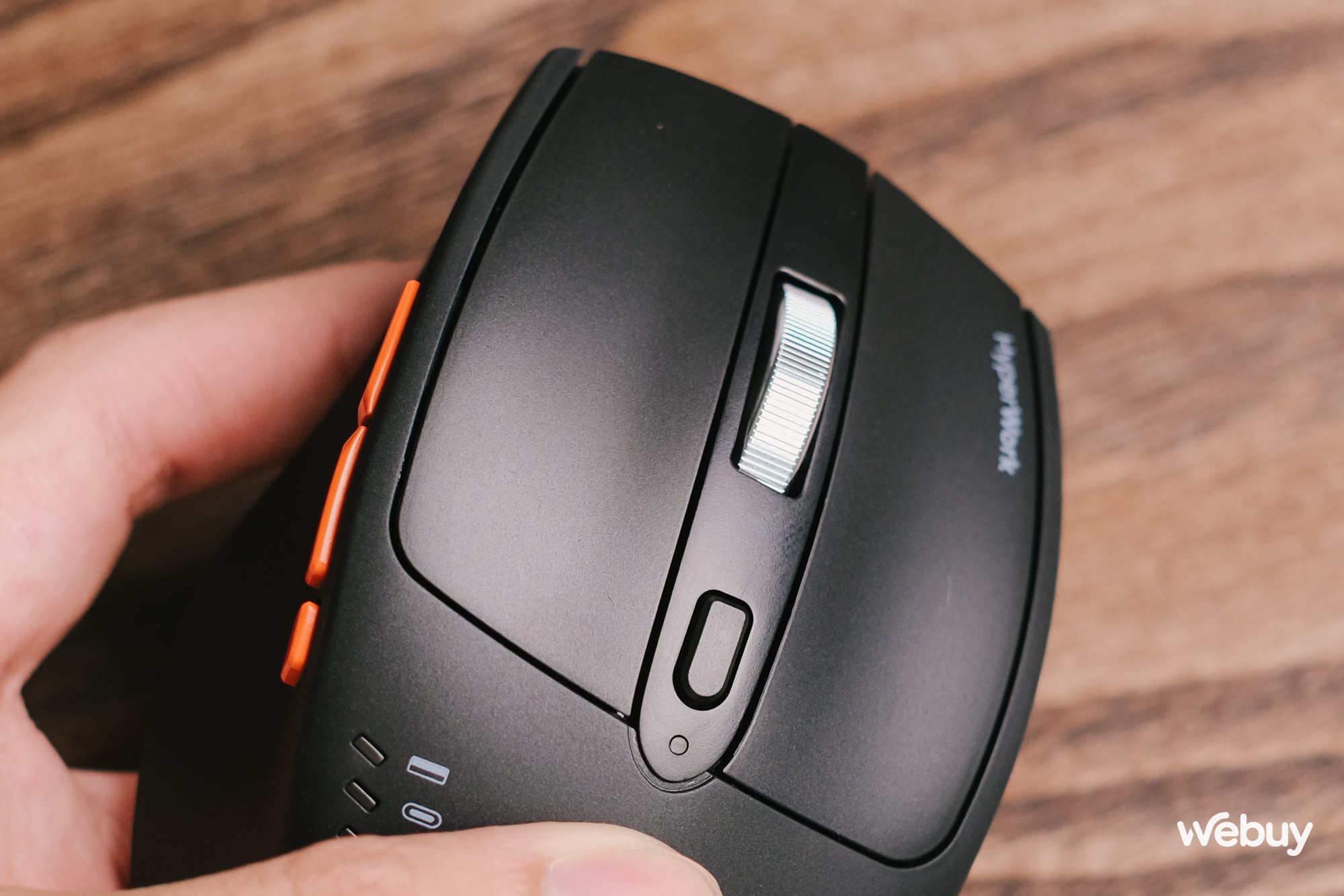 Dùng thử chuột không dây thương hiệu Việt: Thiết kế công thái học, 3 chế độ kết nối, pin 300 giờ mà giá chỉ 590.000 đồng - Ảnh 12. Dùng thử chuột không dây thương hiệu Việt: Thiết kế công thái học, 3 chế độ kết nối, pin 300 giờ mà giá chỉ 590.000 đồng - Ảnh 12.