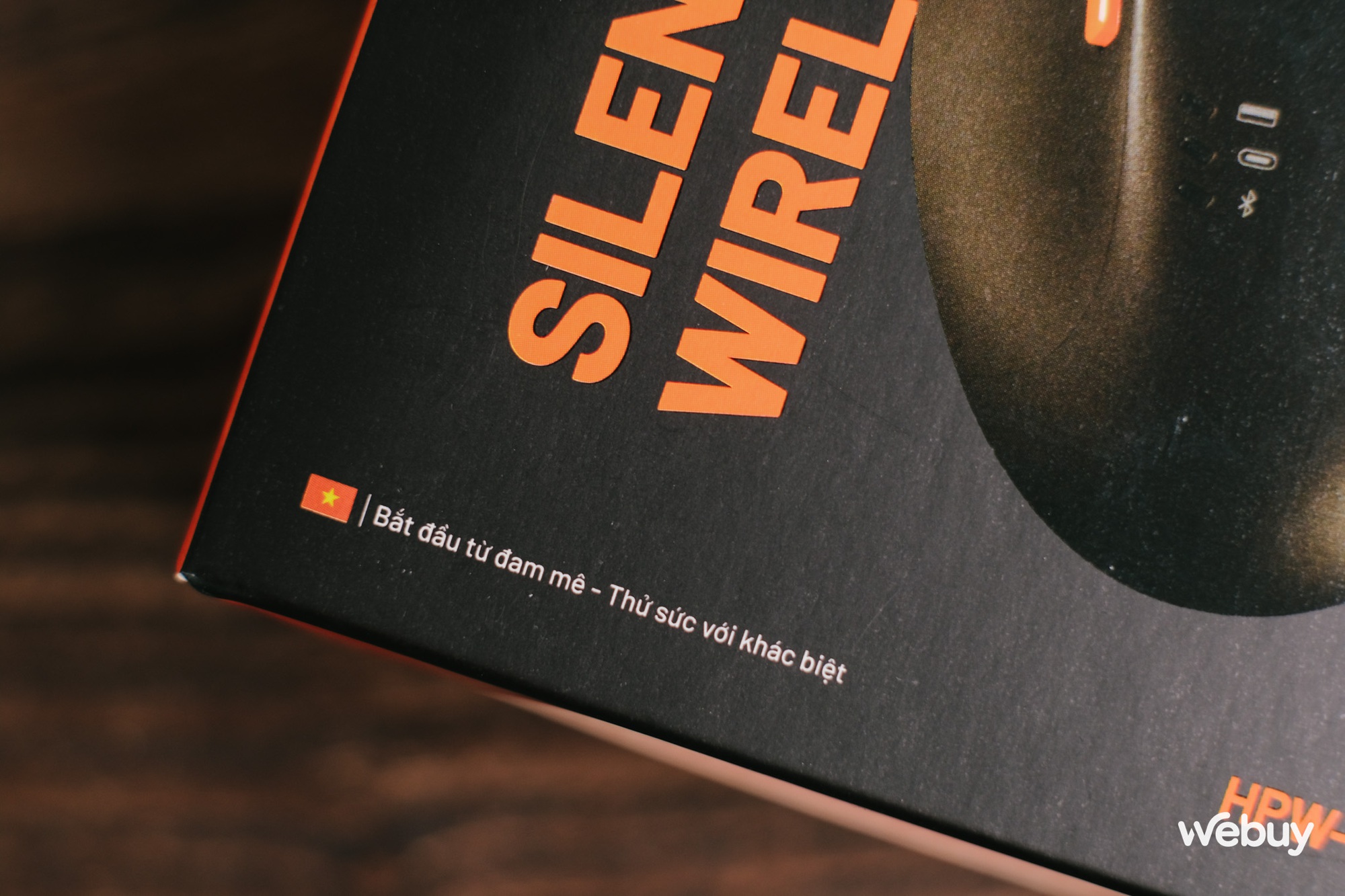 Dùng thử chuột không dây thương hiệu Việt: Thiết kế công thái học, 3 chế độ kết nối, pin 300 giờ mà giá chỉ 590.000 đồng - Ảnh 4. Dùng thử chuột không dây thương hiệu Việt: Thiết kế công thái học, 3 chế độ kết nối, pin 300 giờ mà giá chỉ 590.000 đồng - Ảnh 4.