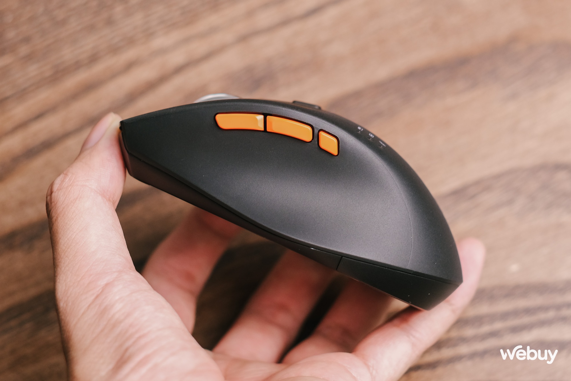 Dùng thử chuột không dây thương hiệu Việt: Thiết kế công thái học, 3 chế độ kết nối, pin 300 giờ mà giá chỉ 590.000 đồng - Ảnh 10. Dùng thử chuột không dây thương hiệu Việt: Thiết kế công thái học, 3 chế độ kết nối, pin 300 giờ mà giá chỉ 590.000 đồng - Ảnh 10.