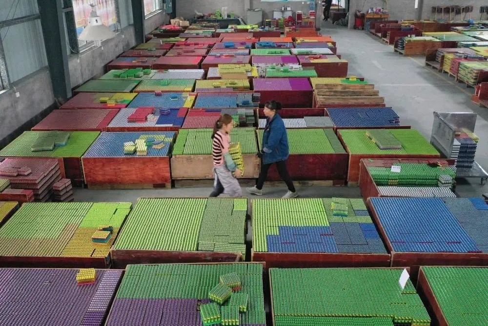 Chiếc bật lửa gi&aacute; v&agrave;i ngh&igrave;n đồng: Trung Quốc copy nước ngo&agrave;i, biến th&agrave;nh Made in China, chiếm lĩnh thị trường tỷ đ&ocirc; to&agrave;n cầu - Ảnh 3.