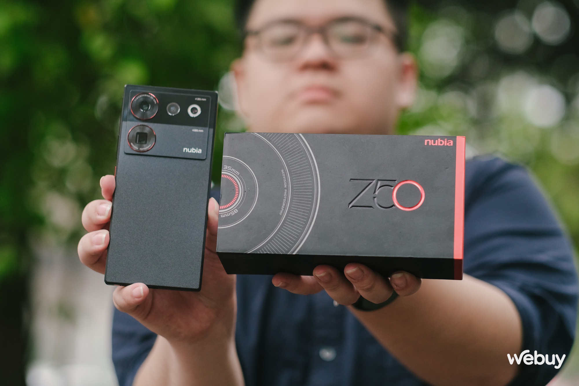 Đây là nubia Z50 Ultra: Smartphone có thiết kế đẹp tới mức Samsung và Apple cũng phải "chào thua" - Ảnh 1. Đây là nubia Z50 Ultra: Smartphone có thiết kế đẹp tới mức Samsung và Apple cũng phải "chào thua" - Ảnh 1.