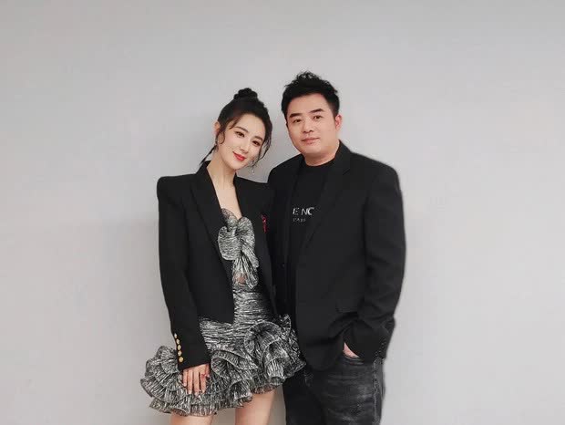 Phía sau ánh hào quang của một "nữ hoàng livestream": Bán cả tên lửa trên sóng trực tiếp nhưng "ngã ngựa" vì bị phạt 4.800 tỷ tội trốn thuế - Ảnh 3. Phía sau ánh hào quang của một "nữ hoàng livestream": Bán cả tên lửa trên sóng trực tiếp nhưng "ngã ngựa" vì bị phạt 4.800 tỷ tội trốn thuế - Ảnh 3.