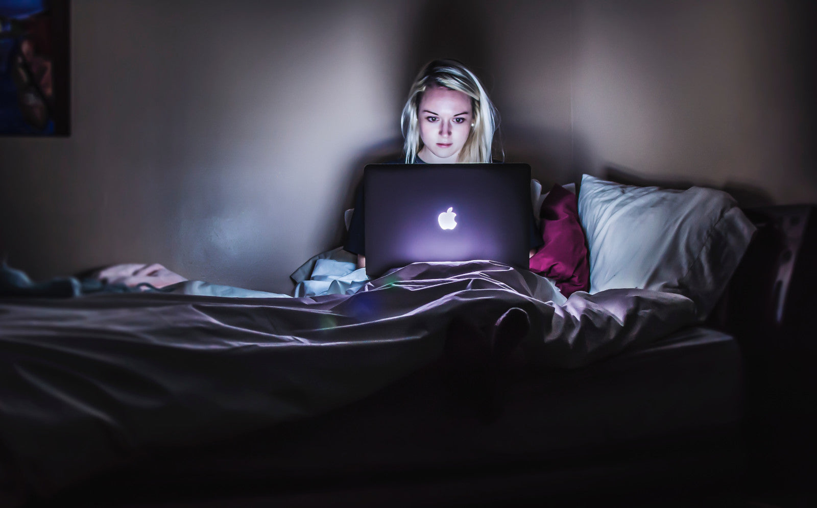 Ai đó từng nói với bạn rằng kính chống ánh sáng xanh giúp bảo vệ mắt, đó có phải là sự thật? - Ảnh 3. Ai đó từng nói với bạn rằng kính chống ánh sáng xanh giúp bảo vệ mắt, đó có phải là sự thật? - Ảnh 3.