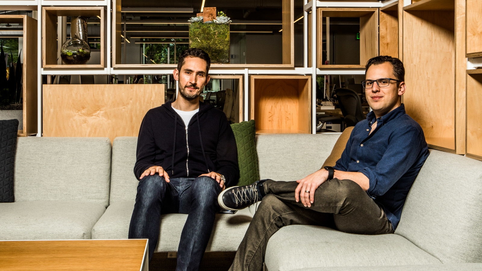 Một c&ocirc;ng ty vỏn vẹn 4 người ban đầu bỗng "vọt tiến" th&agrave;nh mối đe dọa đ&aacute;ng gờm của Facebook, khiến Zuckerberg phải "tạo &aacute;p lực" - Ảnh 7.