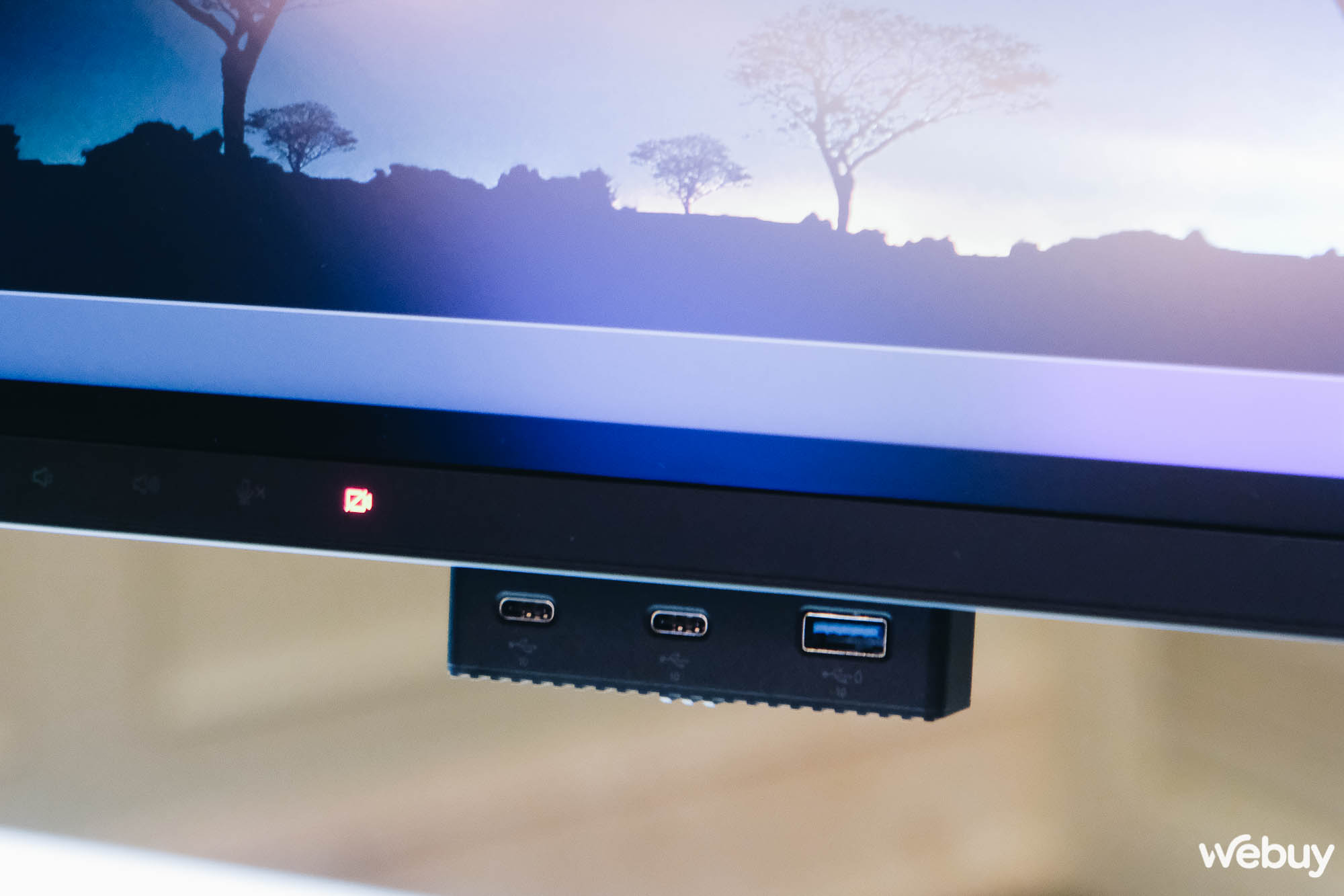 Cận cảnh màn hình Dell UltraSharp 6K U3224KB: Nhiều trang bị đến Apple cũng phải "chào thua” mà giá chỉ bằng 1/2 - Ảnh 7. Cận cảnh màn hình Dell UltraSharp 6K U3224KB: Nhiều trang bị đến Apple cũng phải "chào thua” mà giá chỉ bằng 1/2 - Ảnh 7.