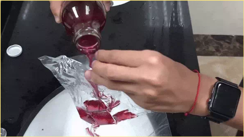 Trời nóng review 2 sản phẩm làm đá kỳ quặc trên chợ mạng: Có món dùng một lần bỏ luôn - Ảnh 2. Trời nóng review 2 sản phẩm làm đá kỳ quặc trên chợ mạng: Có món dùng một lần bỏ luôn - Ảnh 2.