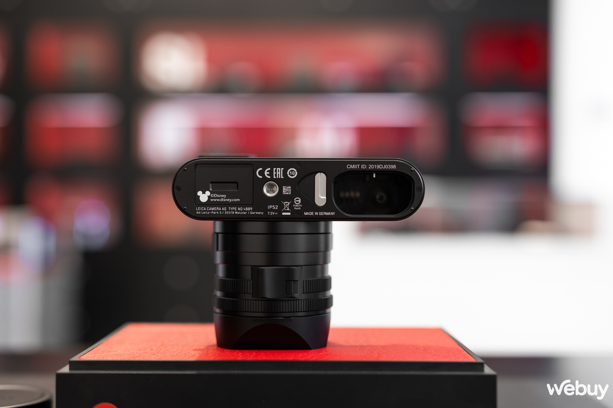 Đi tìm những chi tiết đặc biệt trên máy ảnh Leica Q2 phiên bản đặc biệt Disney '100 Năm Kỳ Diệu' - Ảnh 14. Đi tìm những chi tiết đặc biệt trên máy ảnh Leica Q2 phiên bản đặc biệt Disney '100 Năm Kỳ Diệu' - Ảnh 14.