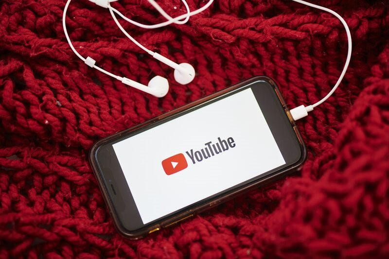 Một năm mang về 40 tỷ USD, YouTube vẫn là ‘con gà đẻ trứng vàng’ của Google - Ảnh 1. Một năm mang về 40 tỷ USD, YouTube vẫn là ‘con gà đẻ trứng vàng’ của Google - Ảnh 1.