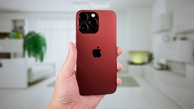 iPhone 15 Pro Max chốt thiết kế camera khác biệt, phiên bản màu đỏ sẽ đặc biệt bắt mắt? - Ảnh 2. iPhone 15 Pro Max chốt thiết kế camera khác biệt, phiên bản màu đỏ sẽ đặc biệt bắt mắt? - Ảnh 2.