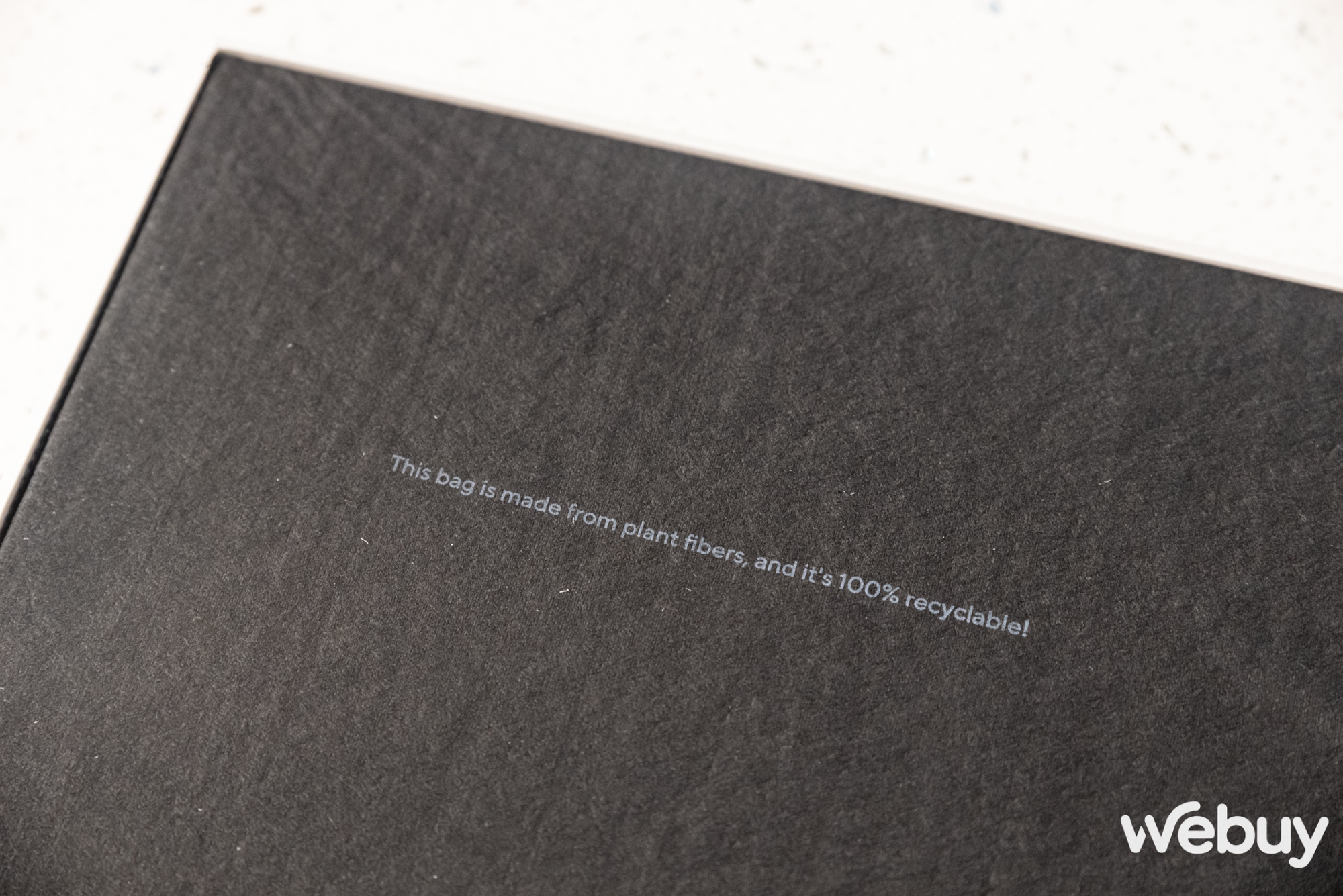 Cận cảnh ASUS Zenbook S 13 OLED 2023: Laptop Windows mỏng nhẹ hơn cả Macbook Air, giá từ 40 triệu - Ảnh 18. Cận cảnh ASUS Zenbook S 13 OLED 2023: Laptop Windows mỏng nhẹ hơn cả Macbook Air, giá từ 40 triệu - Ảnh 18.