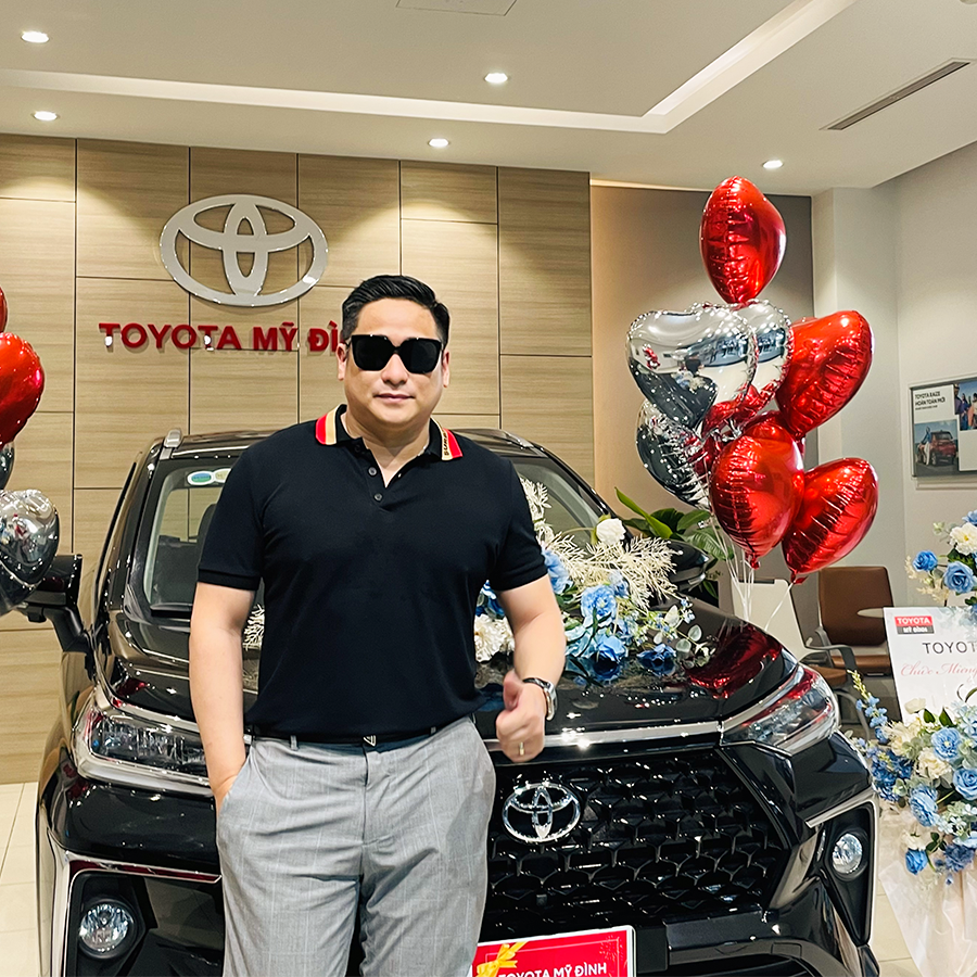 Chưa có xe phục vụ đại gia đình, diễn viên Minh Tiệp tậu Toyota Veloz Cross đúng dịp Tết Độc lập - Ảnh 4. Chưa có xe phục vụ đại gia đình, diễn viên Minh Tiệp tậu Toyota Veloz Cross đúng dịp Tết Độc lập - Ảnh 4.