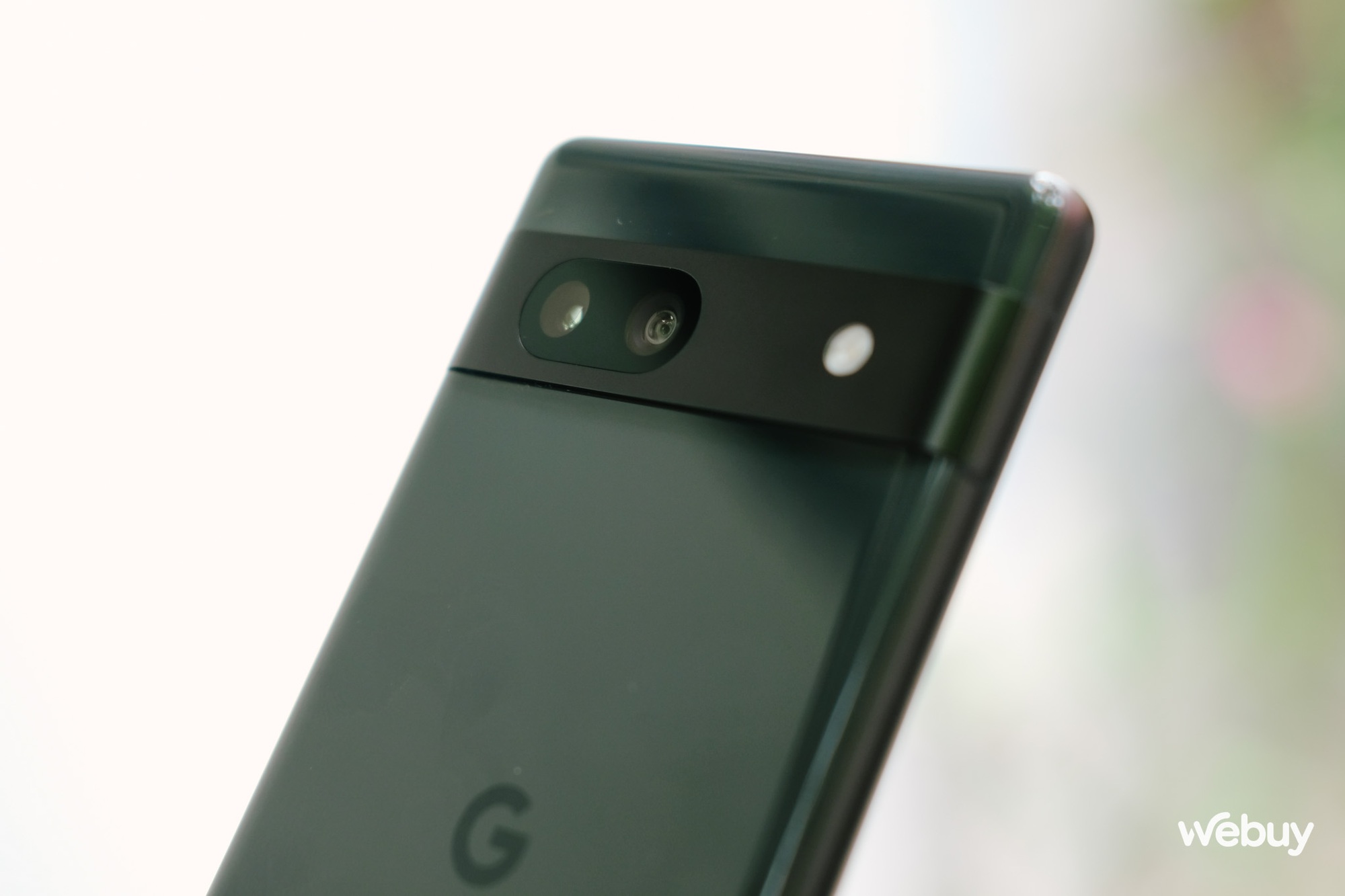 Trên tay Pixel 7a: Nâng cấp lớn không thua gì Pixel 7, giá chỉ 499 USD - Ảnh 5. Trên tay Pixel 7a: Nâng cấp lớn không thua gì Pixel 7, giá chỉ 499 USD - Ảnh 5.