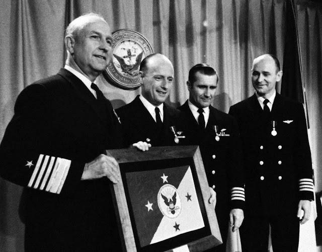 Căn bệnh lạ này đã ảnh hưởng đến tất cả những người từng đặt chân đến Mặt Trăng - Ảnh 4. Căn bệnh lạ này đã ảnh hưởng đến tất cả những người từng đặt chân đến Mặt Trăng - Ảnh 4.