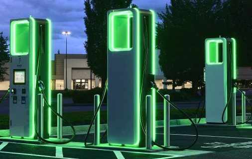 Bước tiến mới đối với &ocirc; t&ocirc; điện: Kh&ocirc;ng cần mất v&agrave;i tiếng đồng hồ để sạc, người d&acirc;n c&oacute; ngay pin đầy chỉ bằng thời gian đổ xăng - Ảnh 1.