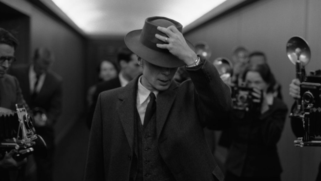 Nín thở với hành trình chế tạo bom nguyên tử trong trailer Oppenheimer, bom tấn tiếp theo của đạo diễn Christopher Nolan - Ảnh 2. Nín thở với hành trình chế tạo bom nguyên tử trong trailer Oppenheimer, bom tấn tiếp theo của đạo diễn Christopher Nolan - Ảnh 2.