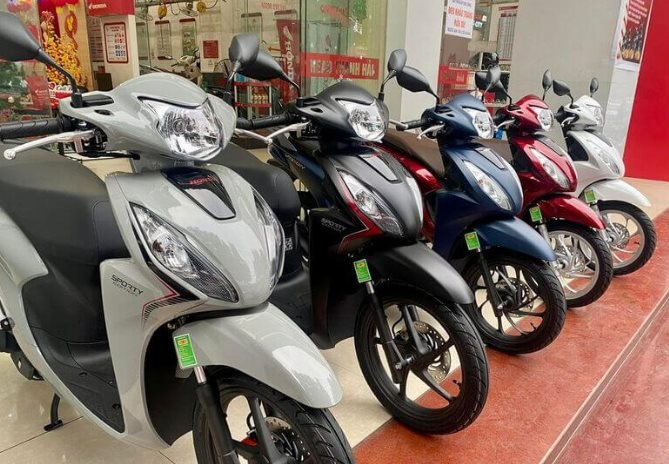 Honda Vision bất ngờ tăng gi&aacute; trở lại, ch&ecirc;nh lệch lớn so với gi&aacute; ni&ecirc;m yết - Ảnh 2.