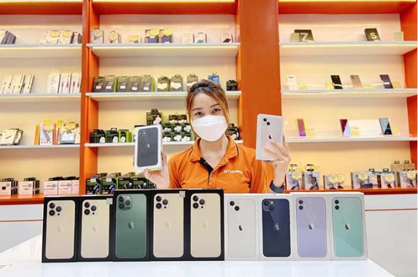 iPhone 14 giảm chỉ còn hơn 18 triệu, nên mua luôn hay chờ iPhone 15? - Ảnh 3. iPhone 14 giảm chỉ còn hơn 18 triệu, nên mua luôn hay chờ iPhone 15? - Ảnh 3.