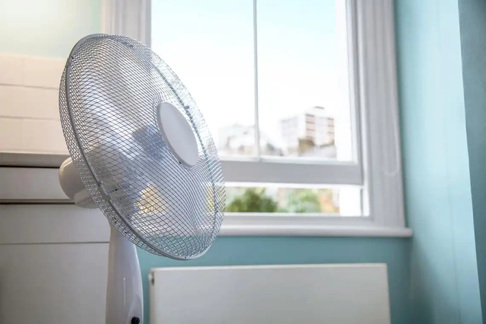 Lý do bạn càng dùng quạt càng nóng và đây là cách cải thiện đơn giản - Ảnh 2. Lý do bạn càng dùng quạt càng nóng và đây là cách cải thiện đơn giản - Ảnh 2.