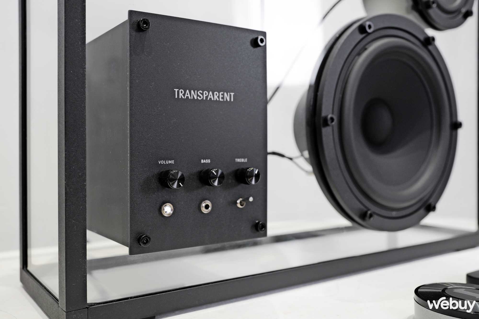 Ngắm bộ sưu tập loa Transparent trong suốt độc đáo - Ảnh 13. Ngắm bộ sưu tập loa Transparent trong suốt độc đáo - Ảnh 13.