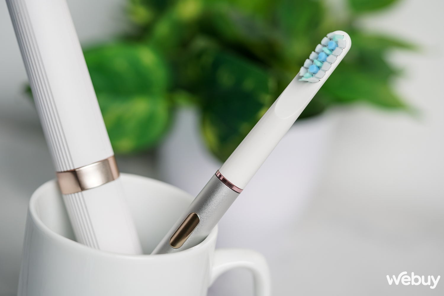 Đánh giá bàn chải điện Elegant: Vẻ ngoài sang trọng kết hợp tính di động cao - Ảnh 9. Đánh giá bàn chải điện Elegant: Vẻ ngoài sang trọng kết hợp tính di động cao - Ảnh 9.