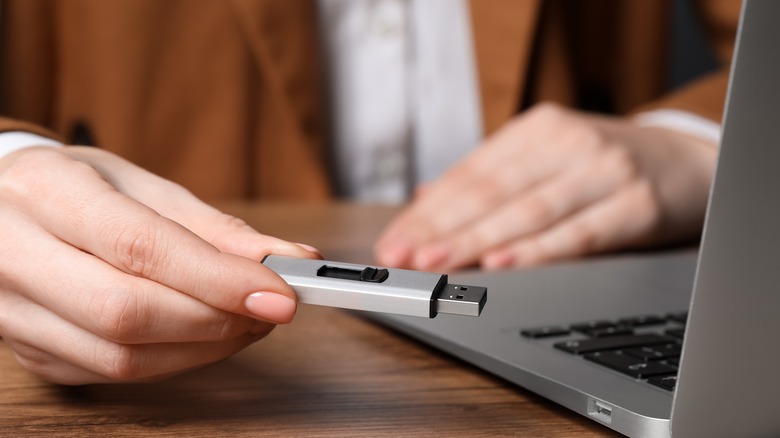 Đồ công nghệ giúp ích cho cuộc sống, nhưng có những thứ mua là phí tiền? - Ảnh 6. Đồ công nghệ giúp ích cho cuộc sống, nhưng có những thứ mua là phí tiền? - Ảnh 6.