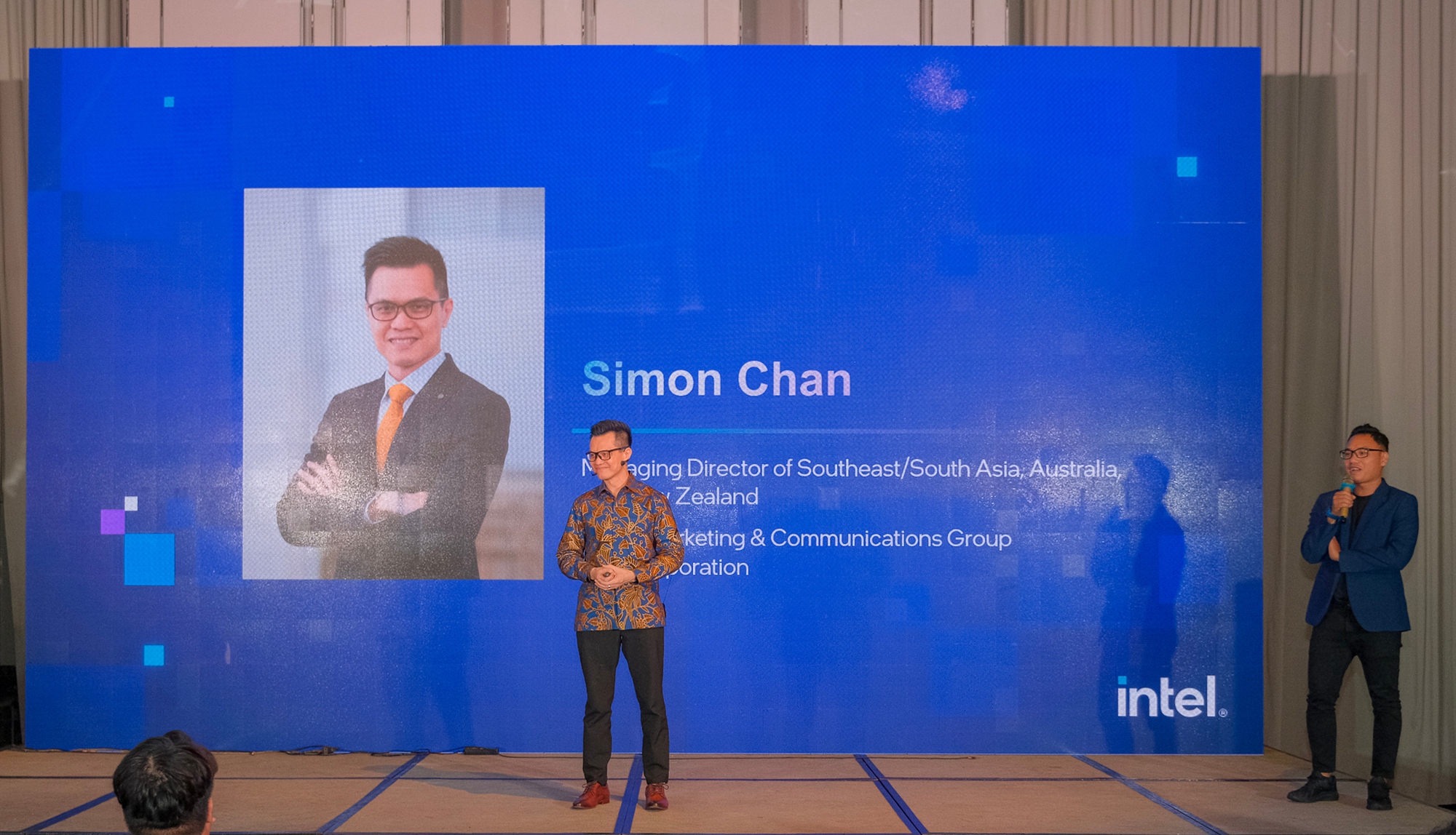 50 năm đột phá và sáng tạo của Intel để trở thành tập đoàn công nghệ hàng đầu Việt Nam - Ảnh 1. 50 năm đột phá và sáng tạo của Intel để trở thành tập đoàn công nghệ hàng đầu Việt Nam - Ảnh 1.